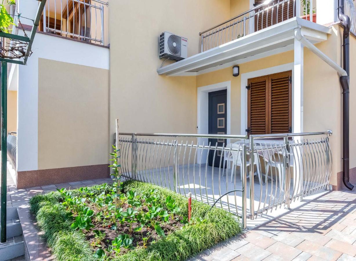 Rino Apartman Poreč Kültér fotó